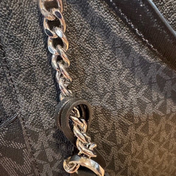 Michael Kors Black and Gray Jet Set Signature Tote - Picture 5 of 16